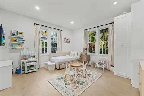 3747 Royal Palm Avenue Miami Beach FL 33140