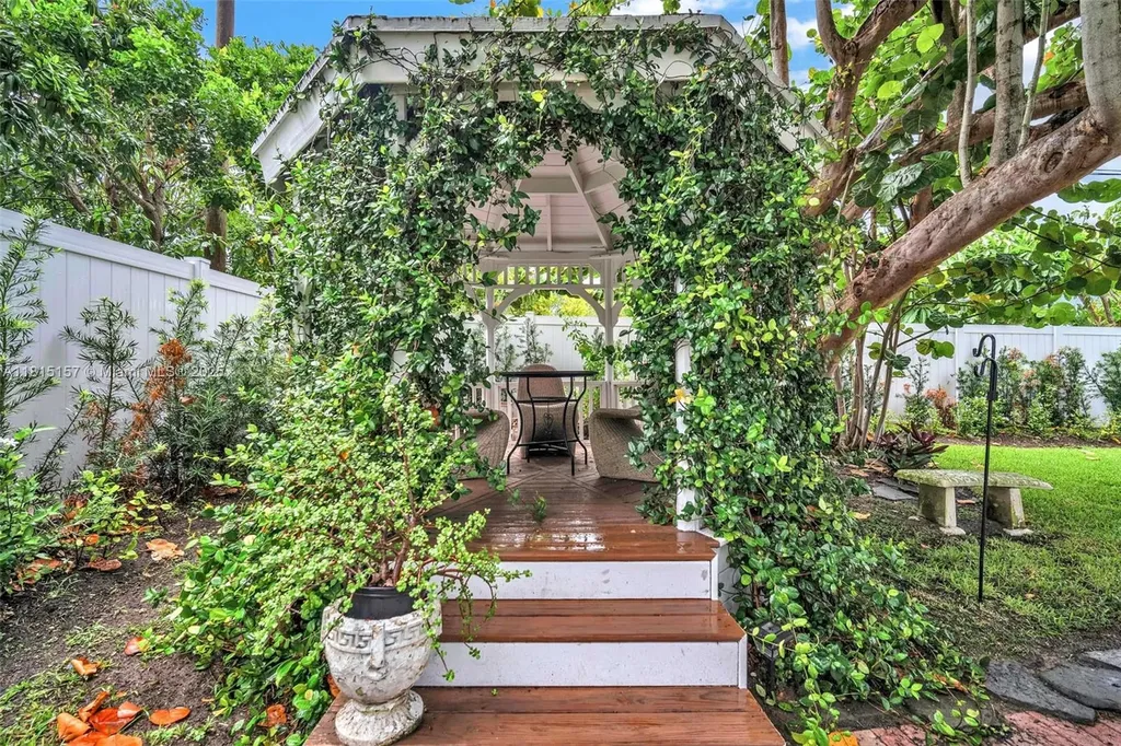 343 NW 23rd Street Boca Raton FL 33431