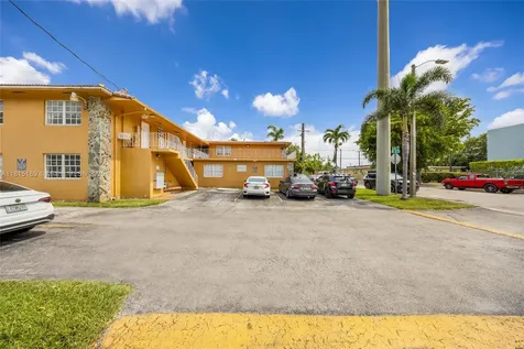 4340 NW 11th Street Miami FL 33126