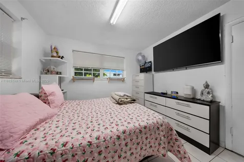 4340 NW 11th Street Miami FL 33126
