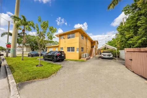 4340 NW 11th Street Miami FL 33126