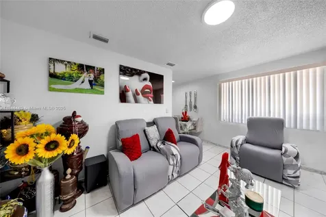 4340 NW 11th Street Miami FL 33126