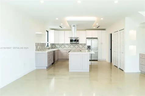 94825 Overseas Highway 220 Key Largo FL 33037
