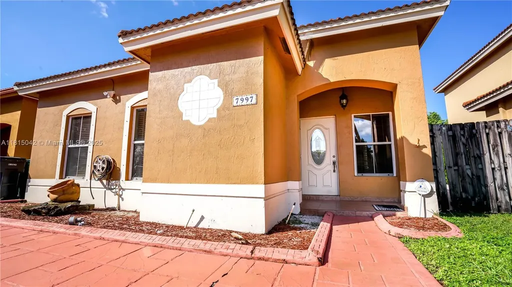 7997 NW 199th Terrace Hialeah FL 33015