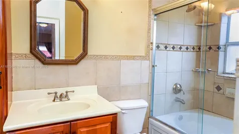 7997 NW 199th Terrace Hialeah FL 33015