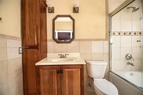 7997 NW 199th Terrace Hialeah FL 33015