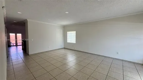 7997 NW 199th Terrace Hialeah FL 33015