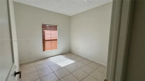 7997 NW 199th Terrace Hialeah FL 33015