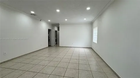 7997 NW 199th Terrace Hialeah FL 33015
