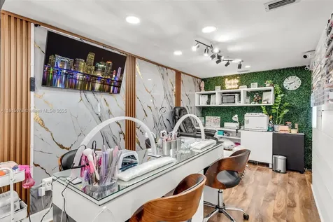 1913 Ponce De Leon Boulevard Coral Gables FL 33134