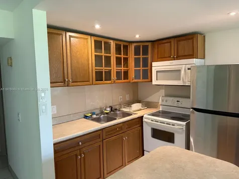 217 Suffolk F Boca Raton FL 33434
