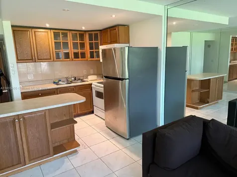 217 Suffolk F Boca Raton FL 33434