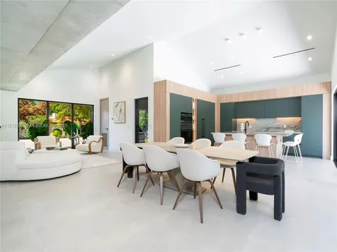 2777 Calusa Street Miami FL 33133