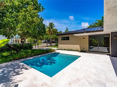 2777 Calusa Street Miami FL 33133