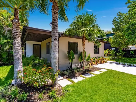2777 Calusa Street Miami FL 33133