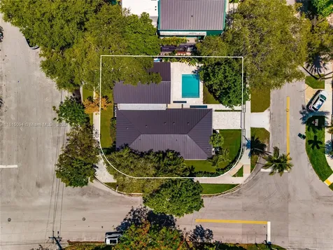 2777 Calusa Street Miami FL 33133