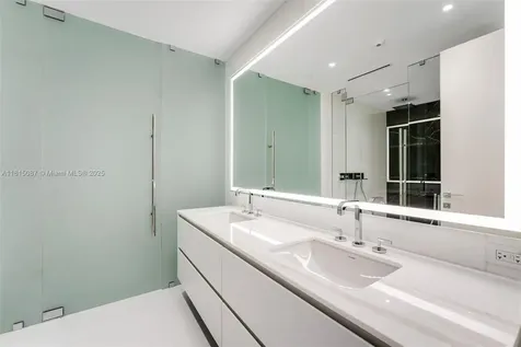 300 Biscayne Boulevard Way Miami FL 33131