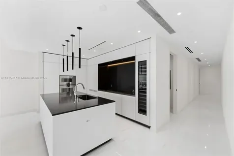 300 Biscayne Boulevard Way Miami FL 33131