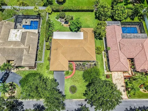 639 NW 101st Terrace Coral Springs FL 33071