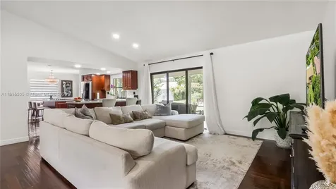 639 NW 101st Terrace Coral Springs FL 33071