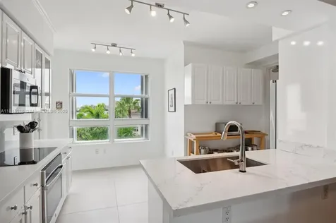 713 Crandon Boulevard Key Biscayne FL 33149