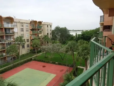 9320 Fontainebleau Boulevard Miami FL 33172