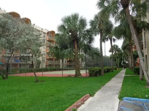 9320 Fontainebleau Boulevard Miami FL 33172