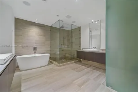 3250 NE 188th Street Aventura FL 33180