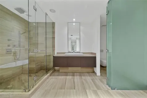 3250 NE 188th Street Aventura FL 33180