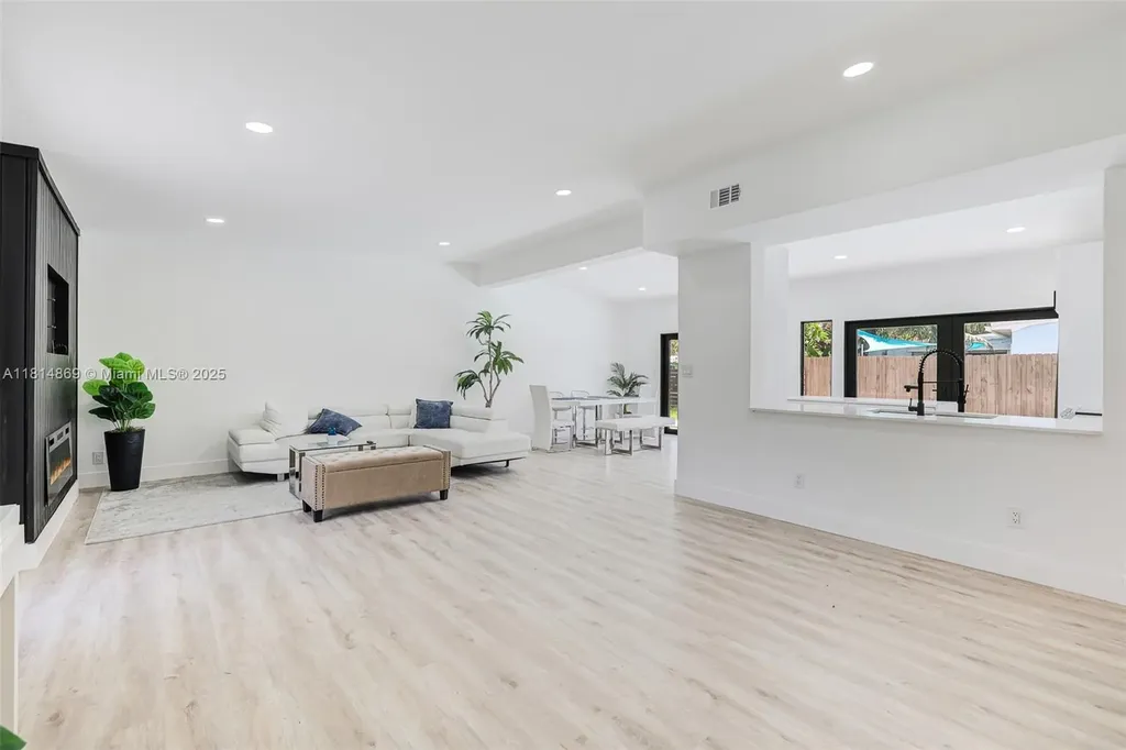 3105 SW 16th Street Fort Lauderdale FL 33312