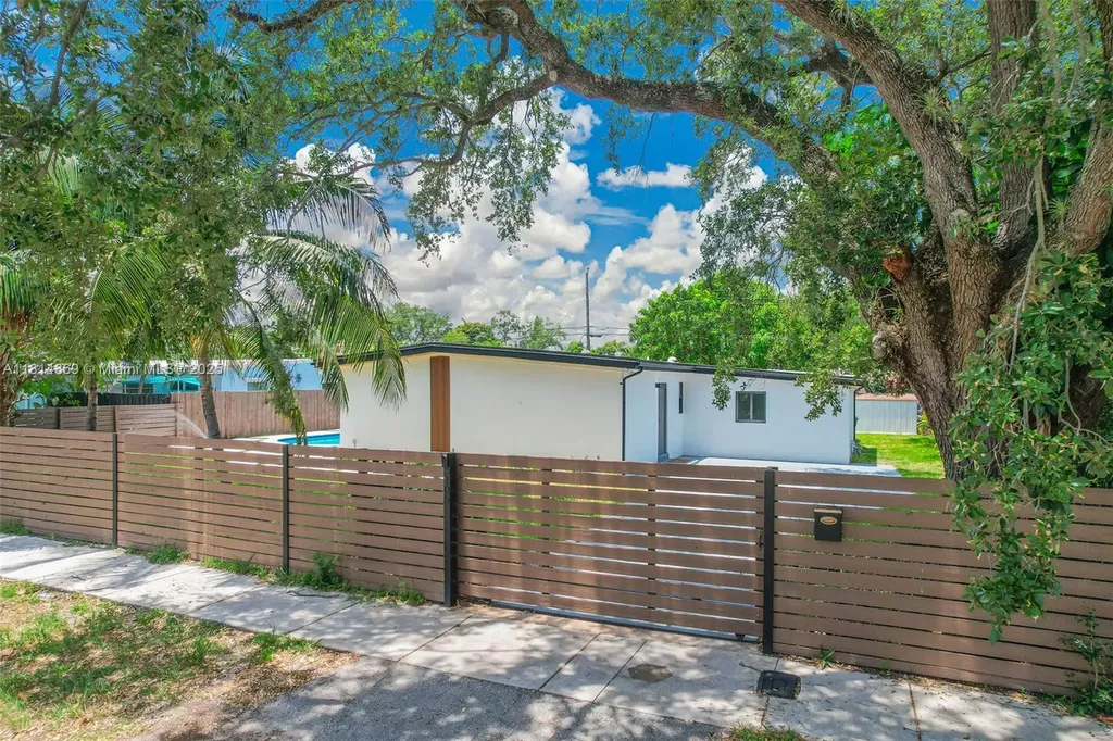 3105 SW 16th Street Fort Lauderdale FL 33312