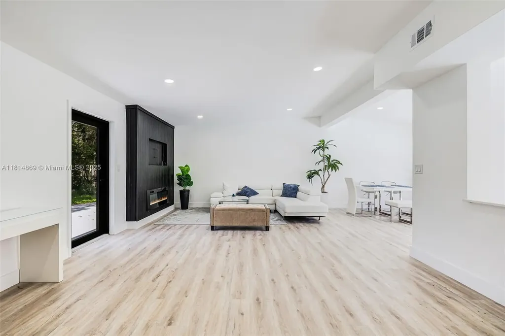 3105 SW 16th Street Fort Lauderdale FL 33312