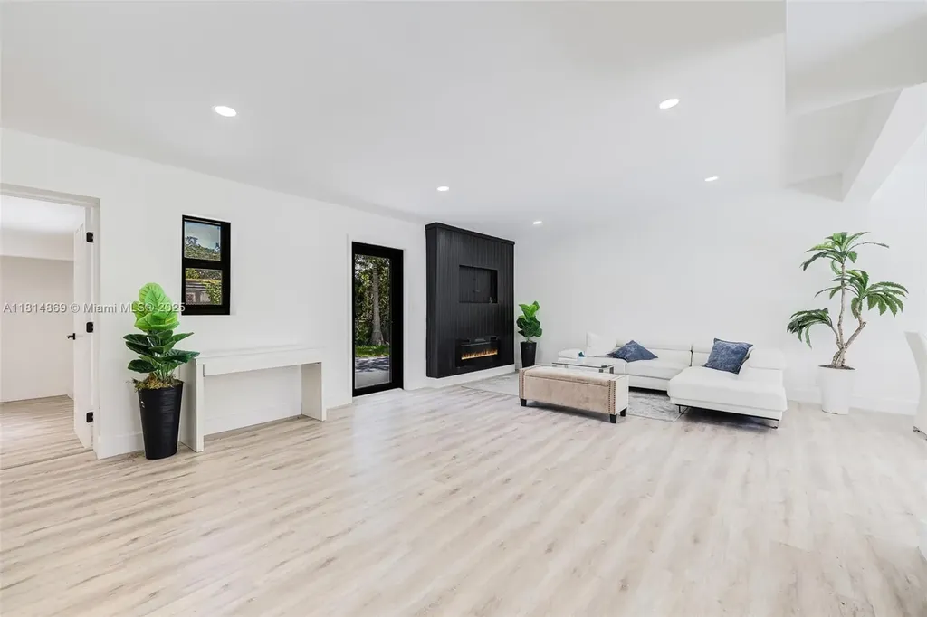 3105 SW 16th Street Fort Lauderdale FL 33312