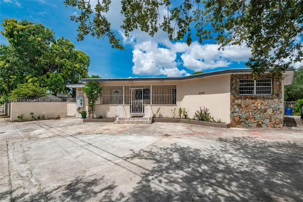 2306 NW 102nd Street Miami FL 33147