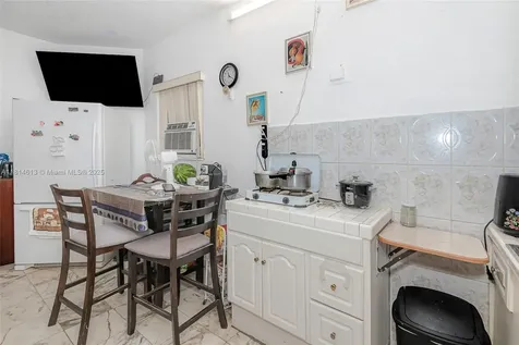 2306 NW 102nd Street Miami FL 33147