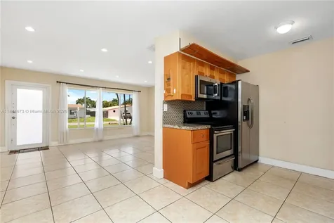 918 NE 6th Street Hallandale Beach FL 33009