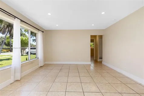 918 NE 6th Street Hallandale Beach FL 33009