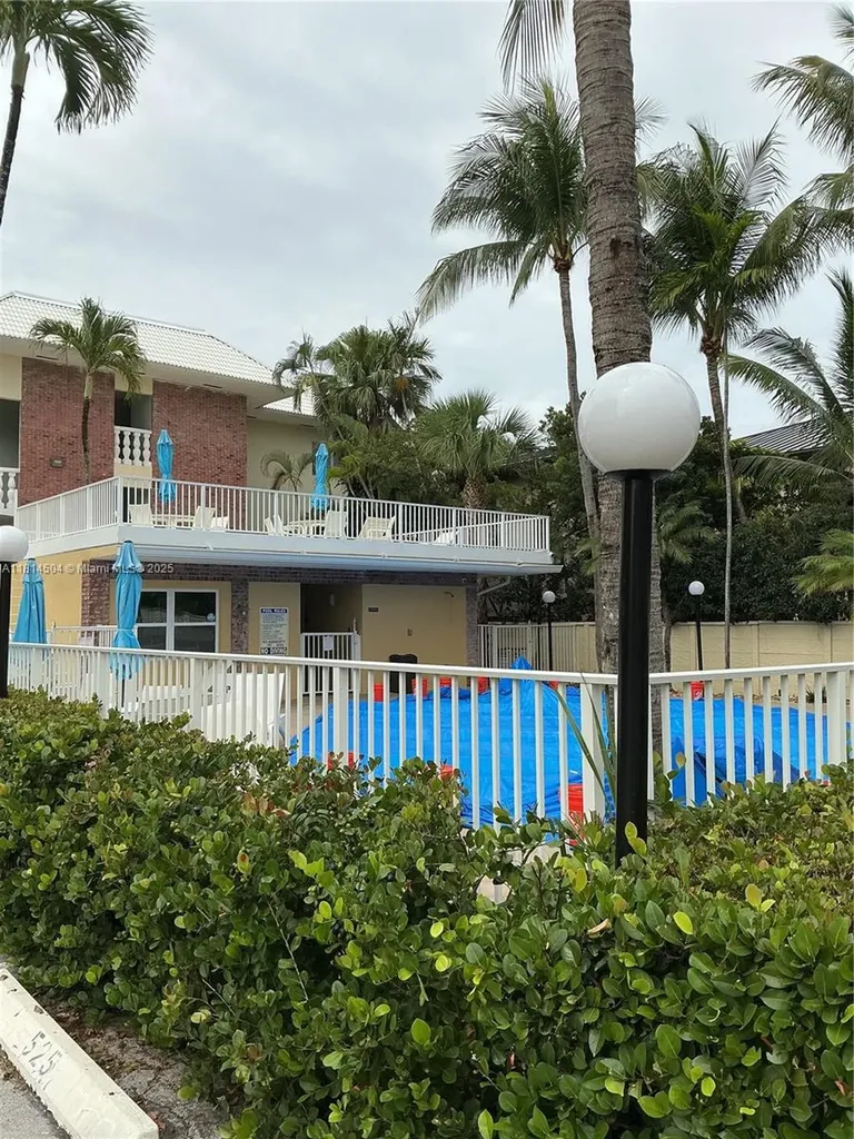 2426 SE 17th Causeway Fort Lauderdale FL 33316