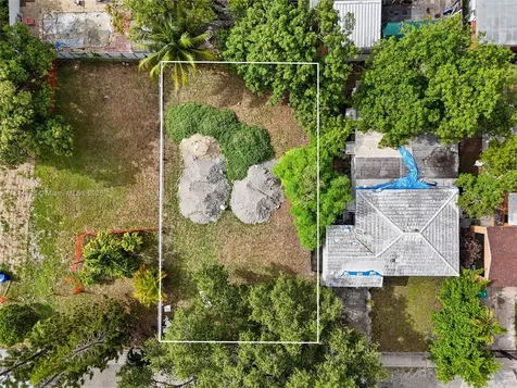 1329 NW 38th Street Miami FL 33142