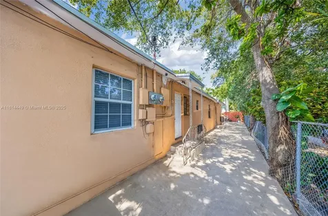 625 SW 16th Avenue Miami FL 33135