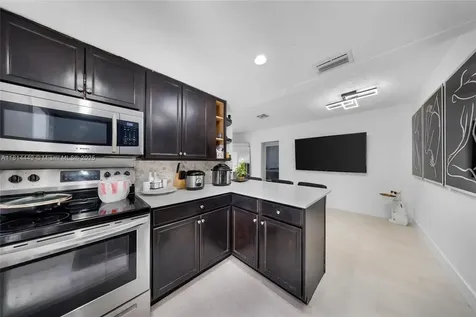 625 SW 16th Avenue Miami FL 33135