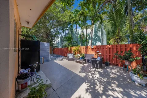 625 SW 16th Avenue Miami FL 33135