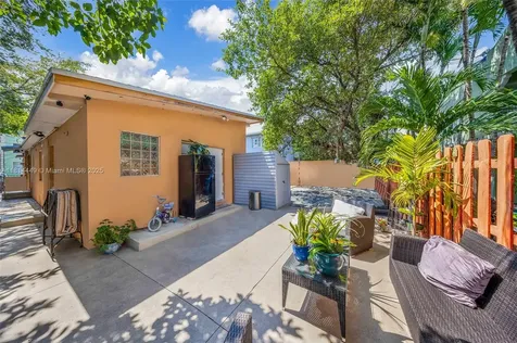 625 SW 16th Avenue Miami FL 33135