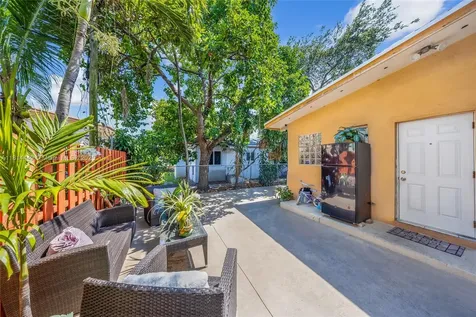 625 SW 16th Avenue Miami FL 33135