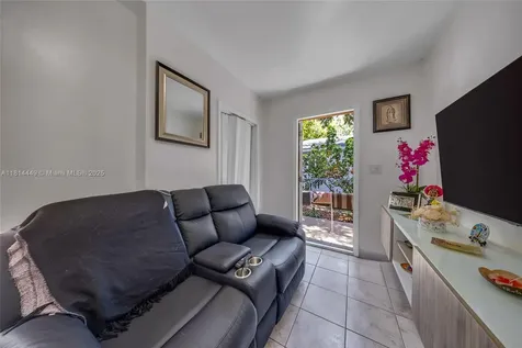 625 SW 16th Avenue Miami FL 33135