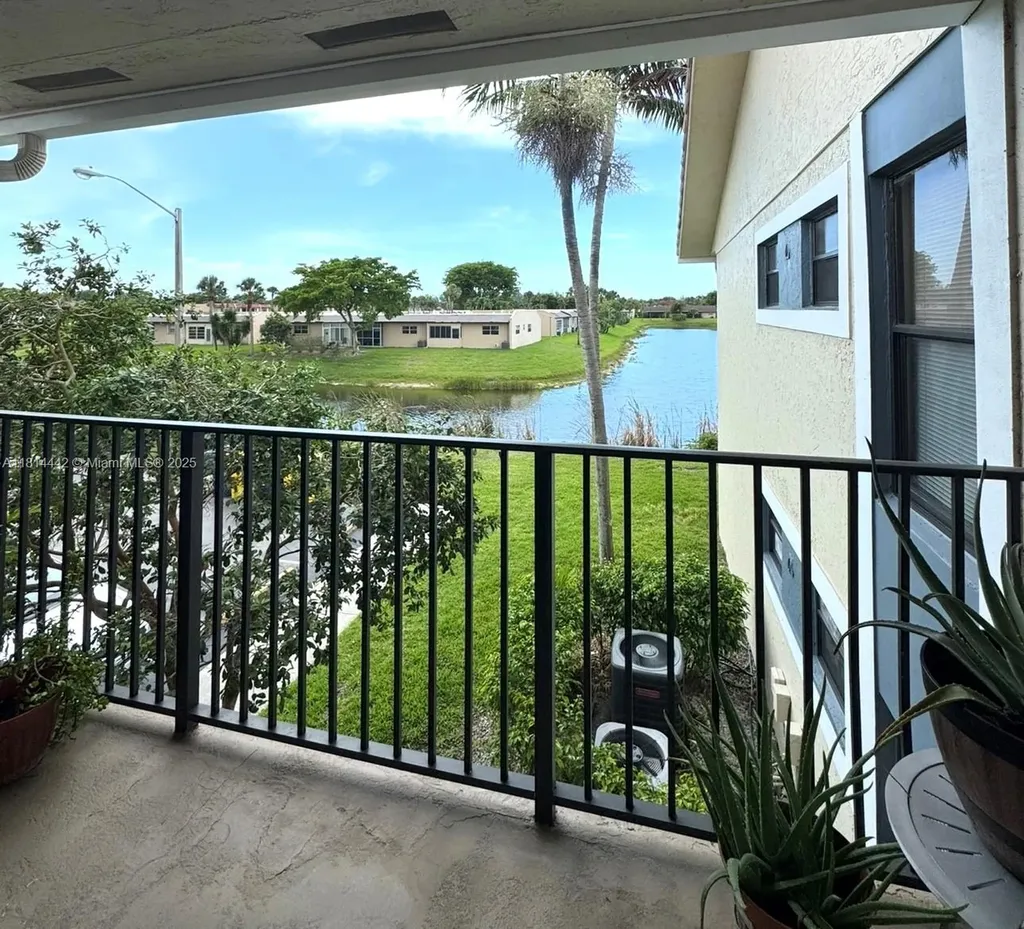 1484 Lake Crystal Drive West Palm Beach FL 33411