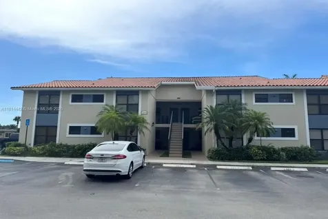 1484 Lake Crystal Drive West Palm Beach FL 33411