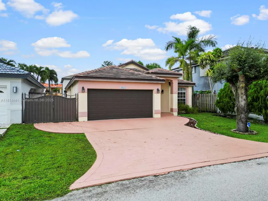 19847 NW 86th Avenue Hialeah FL 33015