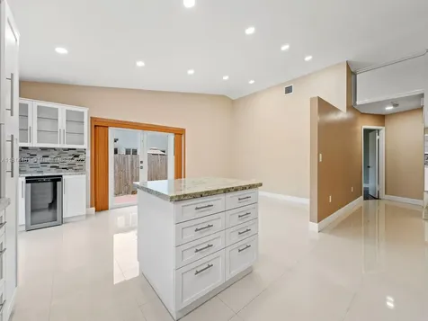 19847 NW 86th Avenue Hialeah FL 33015