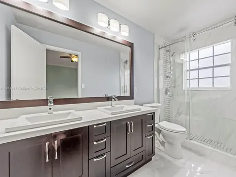 19847 NW 86th Avenue Hialeah FL 33015